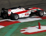 F3: Rosenqvist wins to close on title