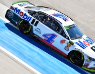 Early Vegas crash takes out Harvick, Jones