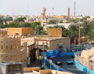 Vandoorne leads Ad Diriyah practice