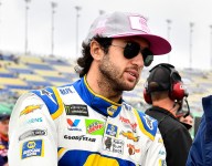 Late-race good fortune in Kansas keys Elliott's playoff advance