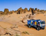 Leaders, pursuers take stock at Dakar midpoint