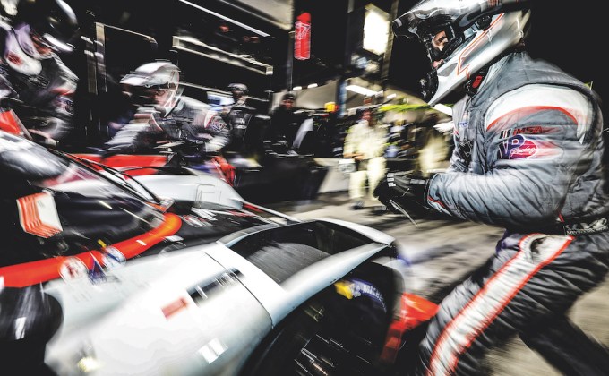 Acura: It's all about teamwork
