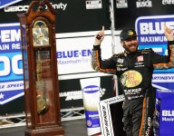 Truex Jr prevails at Martinsville to become first repeat winner of 2021
