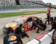 Late surge puts Truex on the rebound in Kansas