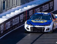 Elliott leads Clash practice at L.A. Coliseum